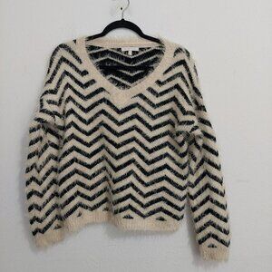 Under Skies Women's Cream Black Eyelash Sweater‎ V-Neck Long Sleeve Size S Comfy